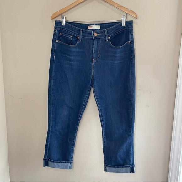 LEVI'S Dark Wash Mid-Rise Capri,‎ Size 10 - Picture 3 of 8